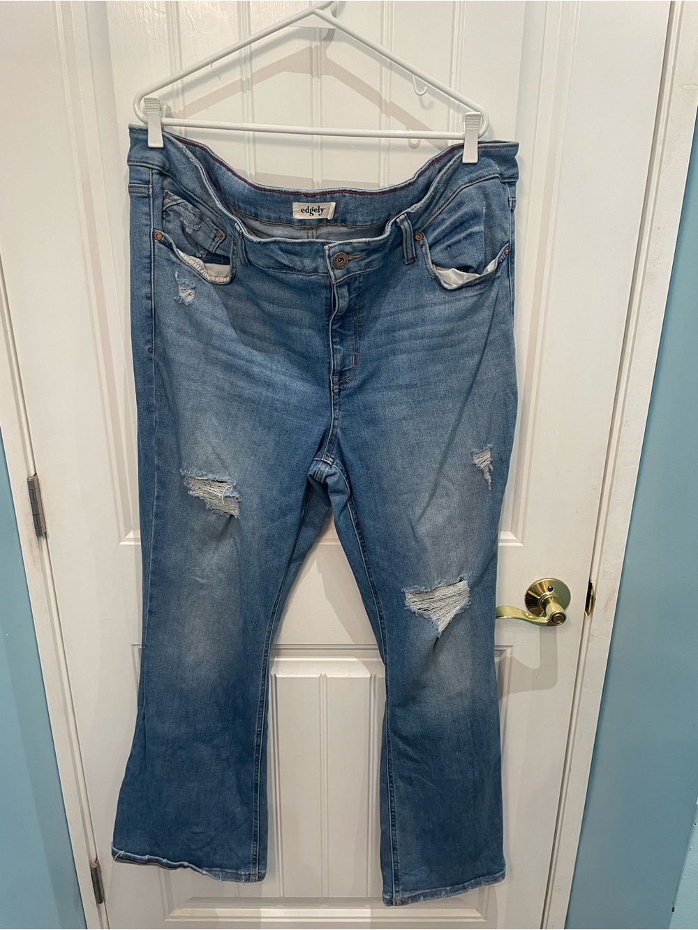 edgely Flare Distressed Light Blue Women’s Jeans plus